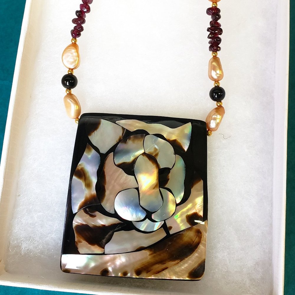 Vintage Lee sands pearls and garnet chunks mountain lion